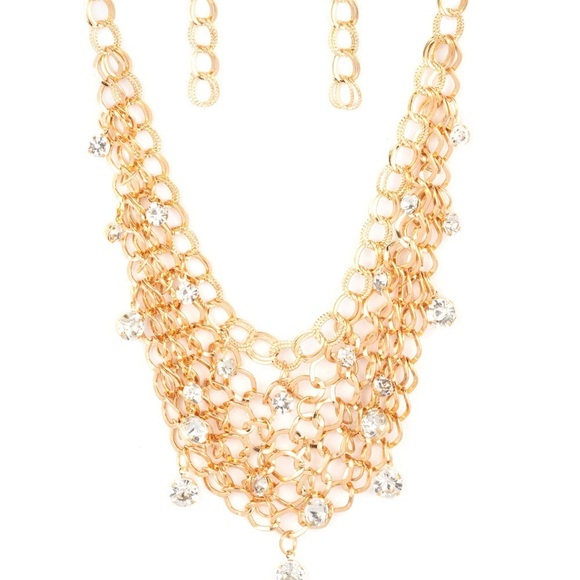 Stunning Gold Chain Layered Statement Fashion Necklace & Earring Set - Picture 4 of 5